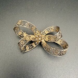 Vintage Sterling Silver 925 hand carved filigree Ribbon Bow Brooch Pin Petina